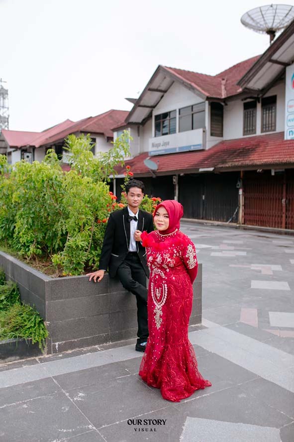 Agung & Tia (1) Agung & Tia (1)