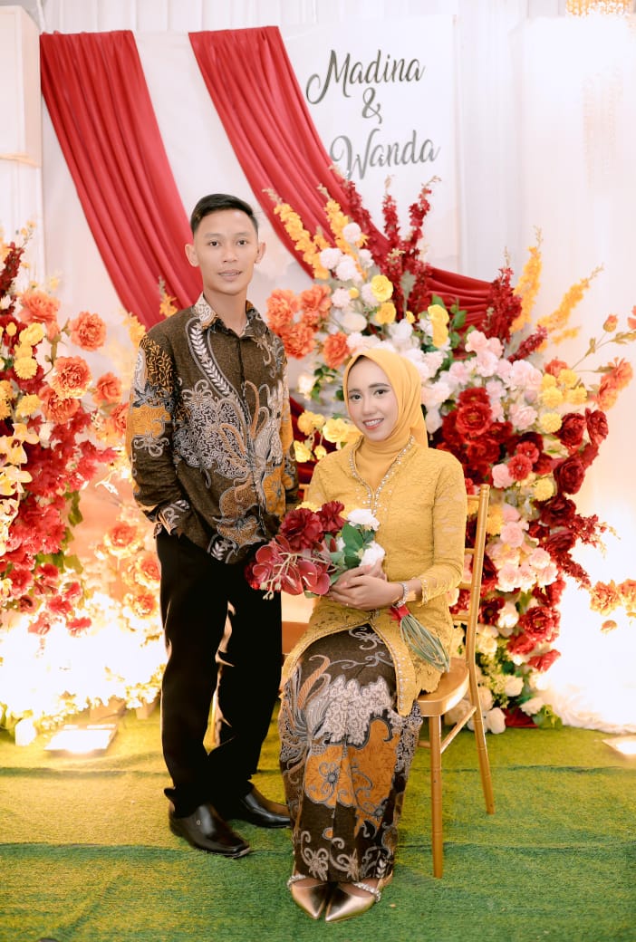 Madina & Wanda (1) Madina & Wanda (1)
